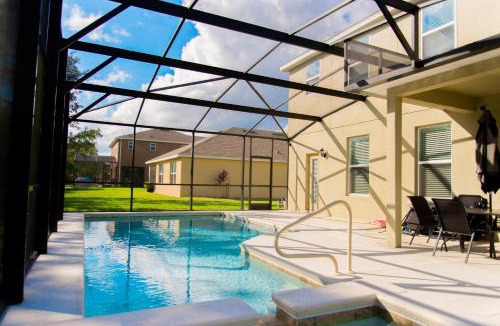 Trafalgar Village House | Trafalgar Retreat
