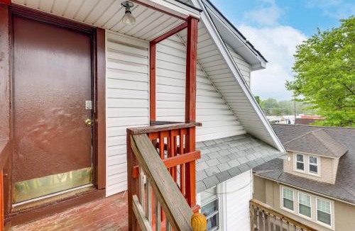 Barrington Apartment | Train to Philly! Pet-Friendly Unit in Barrington