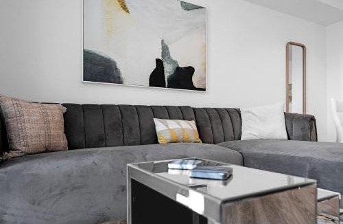 Doral Apartment | Tranquil 1 Bed Escape in Doral With Free Parking