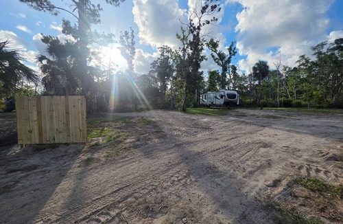 Steinhatchee RV Rental | Tranquil 1-bedroom camper in Steinhatchee near attractions! 4 full hook up lots