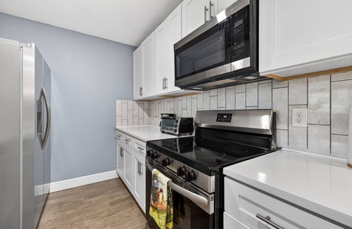 Shore Acres House | Tranquil 3-bedroom house in Great Neighborhood