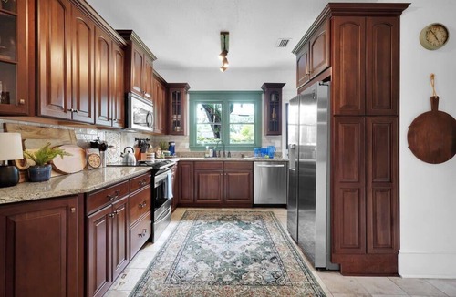 Avondale House | Tranquil Avondale Home, Walkable to Food & Shops!