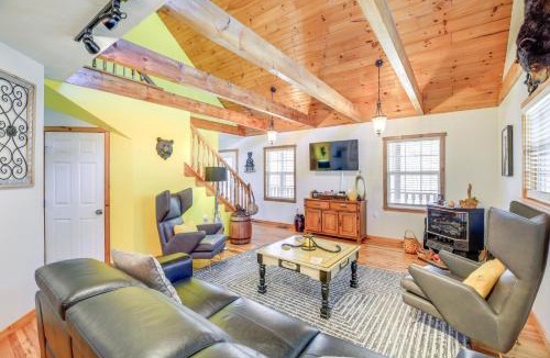 Damascus House | Tranquil Mountain Getaway in Troutdale: Game Room!