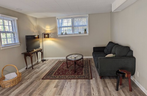 DeKalb County Apartment | Tranquil Nature retreat - close to everything. Free parking and fast WiFi!