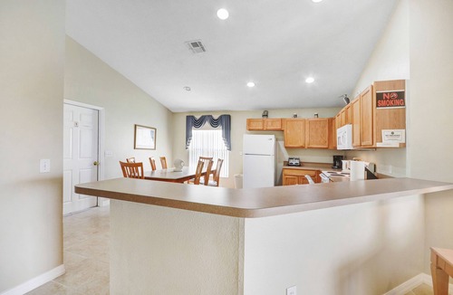 Florida Pines House | Tranquil Pool Retreat near Disney, Shopping, and dining - two master bedrooms