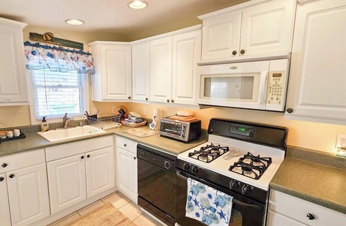 Tuckerton Beach House | Tranquil Water View 3-bedroom, 1-bathroom house in Tuckerton Sleeps : 8