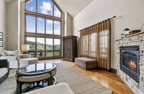 Smithville Cabin | Tranquil Waters Retreat: Hot Tub, Pool & Lake Views