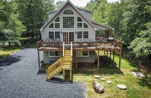Briar Crest Woods Ski Chalet | ~Tranquility~ A Modern Twist on a Sprawling Chalet the ultimate getaway