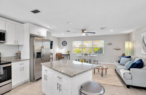 Clearwater House | Travelers Palm HEATED Pool Smart TV's