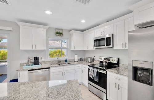Clearwater House | Travelers Palm HEATED Pool Smart TV's