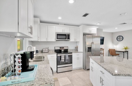 Clearwater House | Travelers Palm HEATED Pool Smart TV's