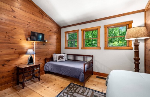 Sapphire House | Traveling Bear Cottage , Traveling Bear Cottage