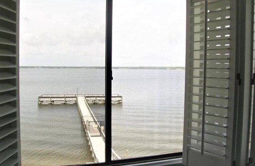 Navarre Beach Apartment | Treasure by the Sound-Sound Front Studio with Community Pool/Private Pier