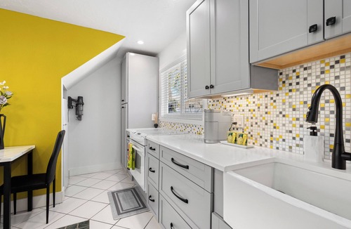 Longbeach Village House | Tree House Home in Longboat Key by RVA