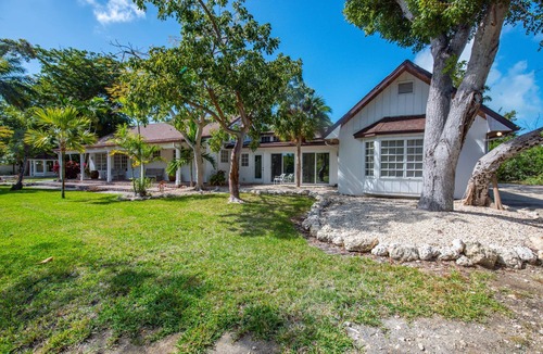 Sugarloaf Key Villa | Treehouse and Villa of Pelico Palms