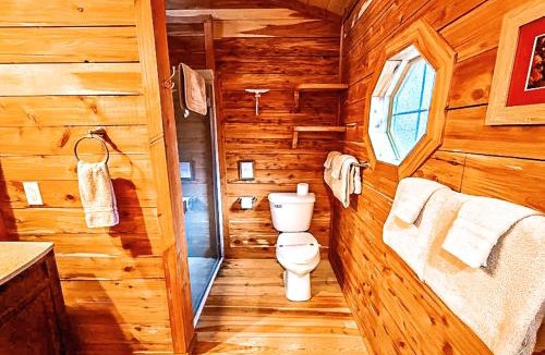 Walland Ski Chalet | Treehouse by the Creek