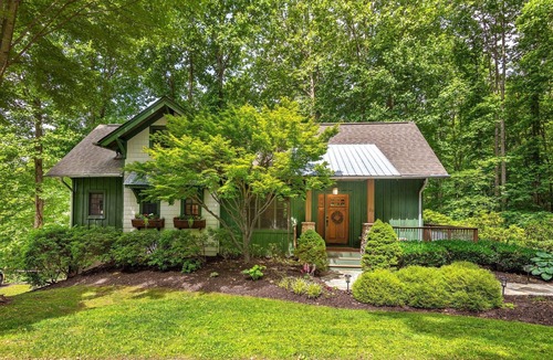 Maggie Valley Cabin | TREEHOUSE-VIEW retreat w/outdoor fireplace, pool, hot tub, golf & onsite dining