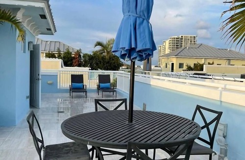 North Beach Villa | Tremendous 3-bedroom villa in Hollywood for a relaxing getaway
