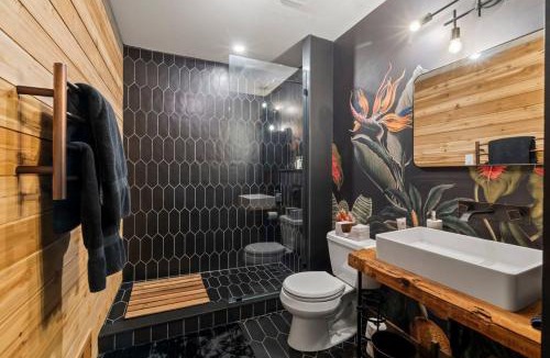 Olde Richmond House | Trendy Fishtown with Spacious Backyard and Walking Distance to Bars and Cafes