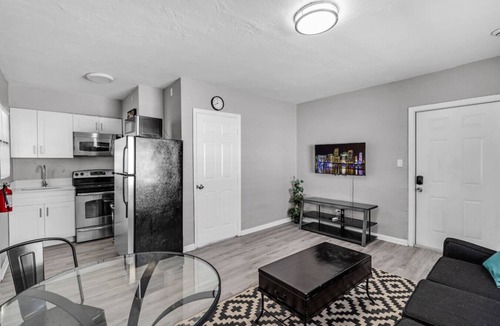Dania Beach Condo | Triplex with 3 Bedrooms, 6 Min/Beach+Free Parking