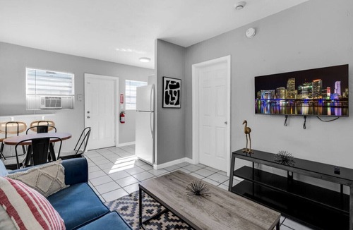 Dania Beach Condo | Triplex with 3 Bedrooms, 6 Min/Beach+Free Parking