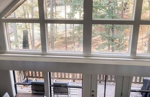 Salem Condo | Tritoon Rental | Lake Keowee Condo | Private Balcony | Beach | Mtns| Pool | Golf