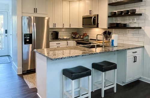Salem Condo | Tritoon Rental | Lake Keowee Condo | Private Balcony | Beach | Mtns| Pool | Golf