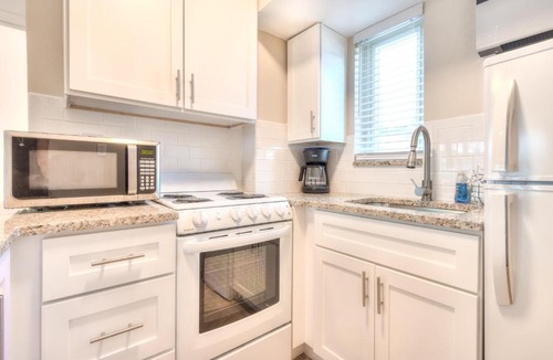 Treasure Island Apartment | Tropic Terrace #18 - Beachfront Resort