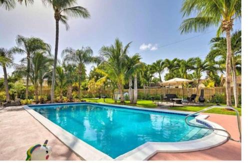 Boynton Beach House | Tropical 7BR Mini-Resort w/Pool - Near Beach