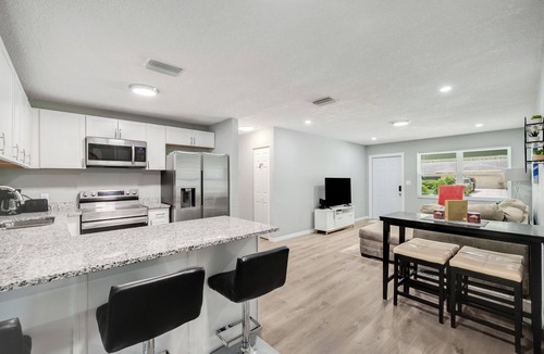 Seminole House | TROPICAL ARCADE HOME NEAR THE BEACH