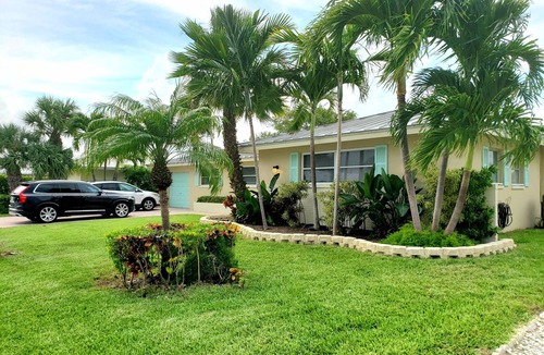 Singer Island House | Tropical Beach House with Private Heated Pool & Cabana