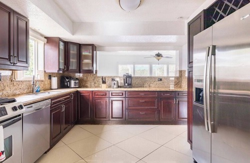 Pembroke Pines House | Tropical Bliss Retreat: Poolside Paradise Awaits