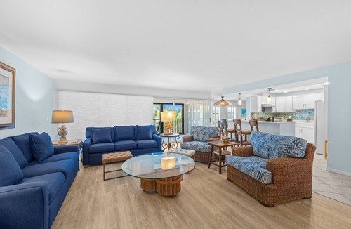 Sanibel Condo | Tropical breezes, sounds of the ocean, views of the beach