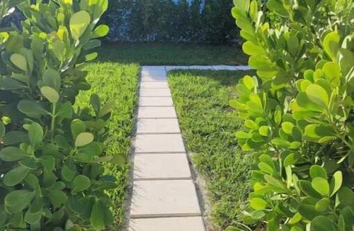 Lantana Apartment | Tropical Breezes - Walk to the Beach