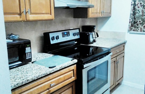 Gulf Gate Estates Hotel | Tropical Dreams - Sarasota Condos Near Siesta Key