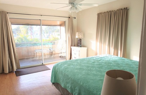 Gulf Gate Estates Hotel | Tropical Dreams - Sarasota Condos Near Siesta Key