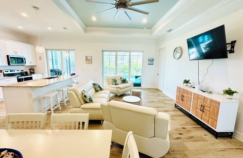 Rotonda Heights House | Tropical Escape:Summer Special-Heated Pool-Minutes from Beaches and Golf Courses