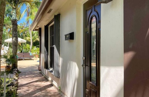 Palm Beach Country Estates House | Tropical Getaway in your own private Guest House w/pool - 10 min from the beach!