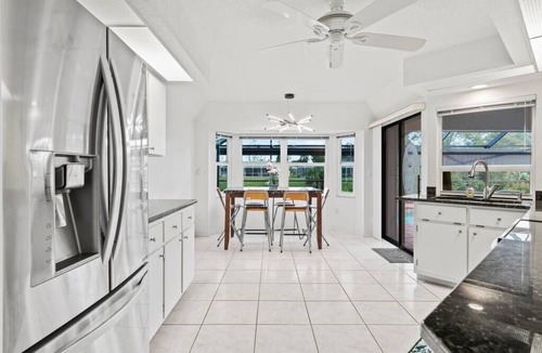 Port Charlotte House | Tropical Getaway for 8!