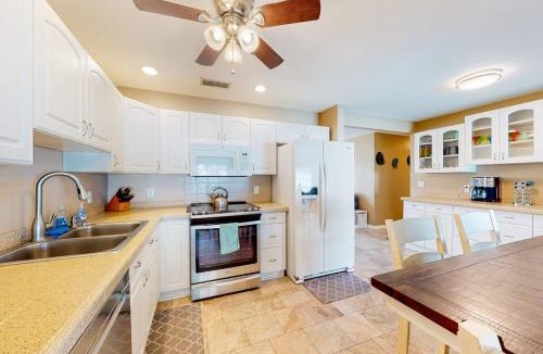 Bayshore Gardens House | Tropical Haven Retreat 4 Beds 3 Baths Ultimate Family Vacation