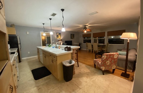 Horton Shores Cottage | Tropical Island Guest House - Minutes from Ocean & Flagler Avenue