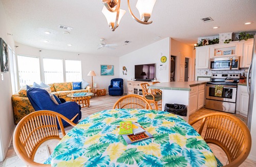 Cutthroat Harbor Estates House | Tropical Island Getaway - Venture Out Unit 196