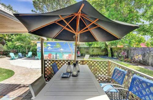 Riverside Park House | Tropical Oasis - BBQ and Beach-Inspired Nook
