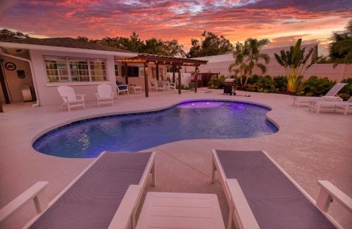 South Sarasota House | Tropical Oasis, Heated Pool, Hot Tub, Near Siesta Key
