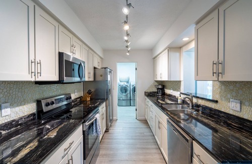 South Sarasota House | Tropical Oasis Near Siesta Key Beach, Air Purifier, 6 Beds, Sleeps 8