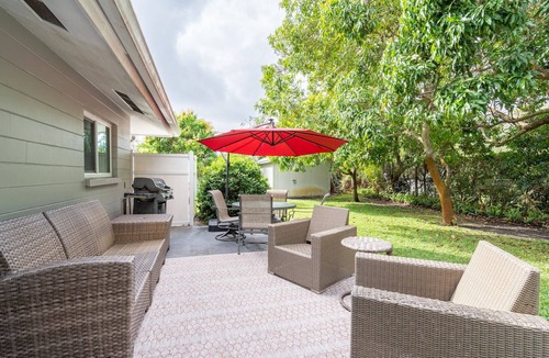 South Sarasota House | Tropical Oasis Near Siesta Key Beach, Air Purifier, 6 Beds, Sleeps 8