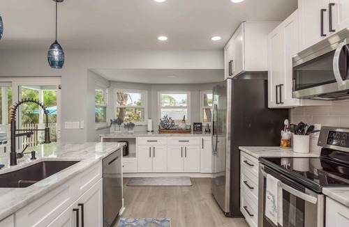 Tarpon Springs House | Tropical Oasis Retreat in Tarpon Springs