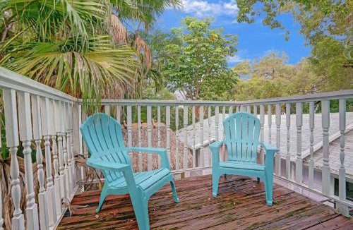 Sailboat Bend Apartment | Tropical Oasis Studio w Pool