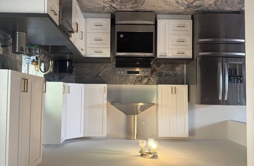 Biscayne Park House | Tropical Oasis w pool, AC 10 mins from beach and Brickell