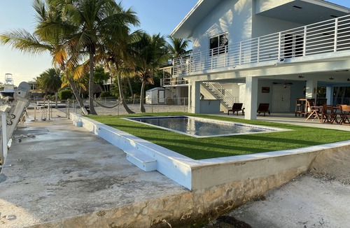 Tavernier House | Tropical ocean front home beautiful location